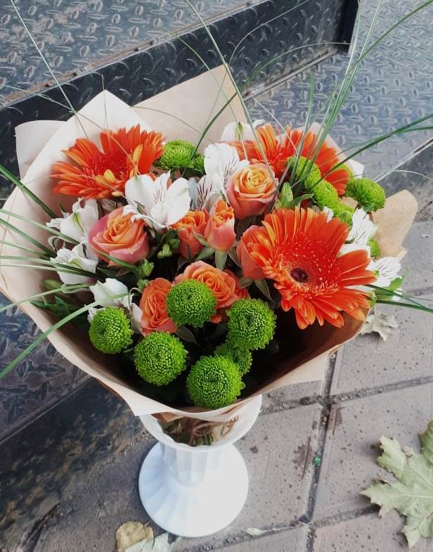 Букет цветов из: Герберы, Хризантемы, Альстромерии и Розы в городе Учалы
