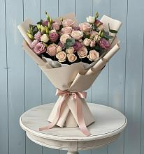 Букет цветов из:  Розы и Лизиантусы в городе Учалы