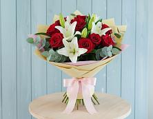 Букет цветов из:  Лилии и Розы #REPLACE_PRED# городе Учалы