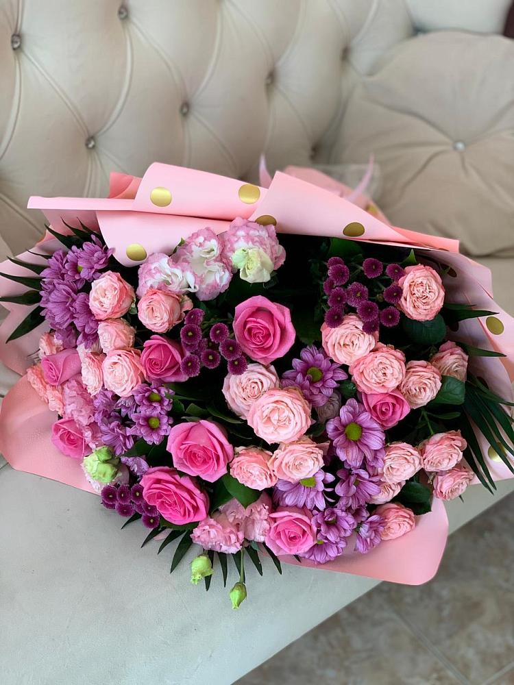 Букет цветов из: Хризантемы, Розы и Лизиантусы в городе Учалы