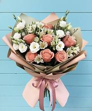 Букет цветов из:  Розы, Альстромерии и Лизиантусы в городе Учалы