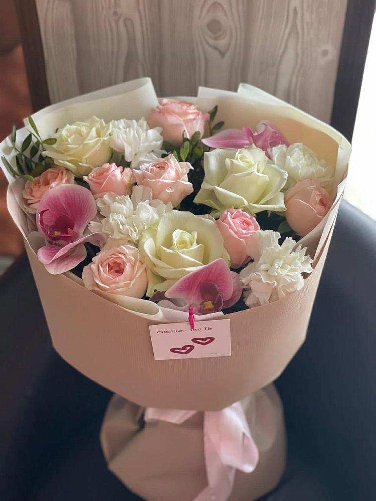 Букет цветов из: Орхидеи, Розы и Гвоздики в городе Учалы