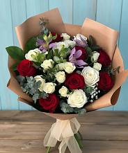 Букет цветов из:  Розы и Альстромерии в городе Учалы
