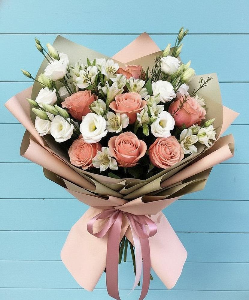 Букет цветов из: Розы, Альстромерии и Лизиантусы в городе Учалы