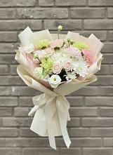 Букет цветов из:  Гвоздики, Розы, Лизиантусы и Хризантемы #REPLACE_PRED# городе Учалы