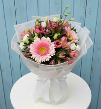 Букет цветов из:  Герберы, Альстромерии и Лизиантусы в городе Учалы