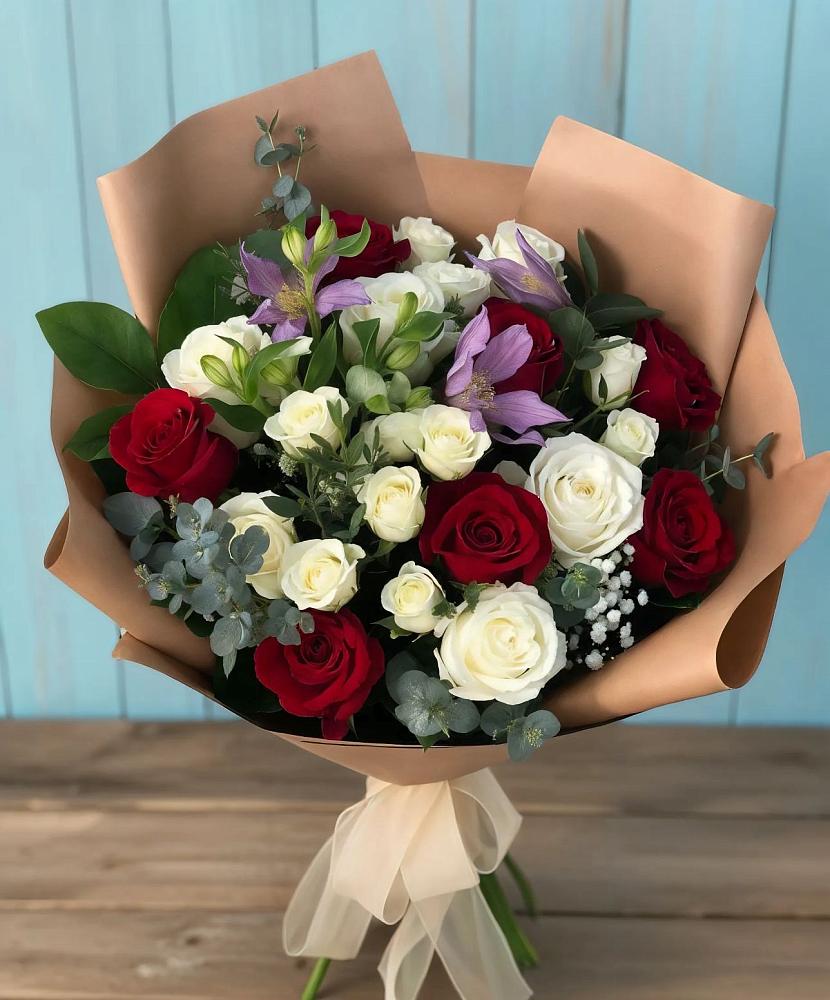 Букет цветов из: Розы и Альстромерии в городе Учалы