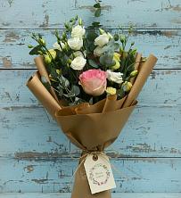 Букет цветов из:  Розы и Лизиантусы в городе Учалы