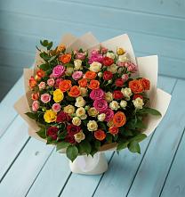 Букет Микс из разноцветных кустовых роз в городе Учалы