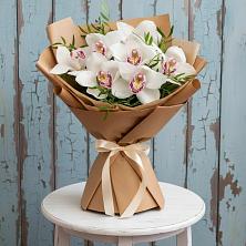 Букет цветов из:  Орхидеи и Розы в городе Учалы
