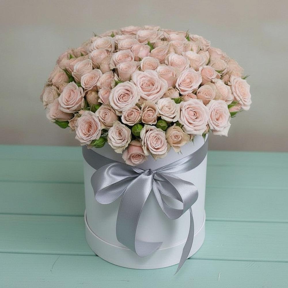 Цветочная композиция из Розы в шляпной коробке в городе Учалы