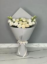 Букет цветов из:  Розы и Лизиантусы в городе Учалы